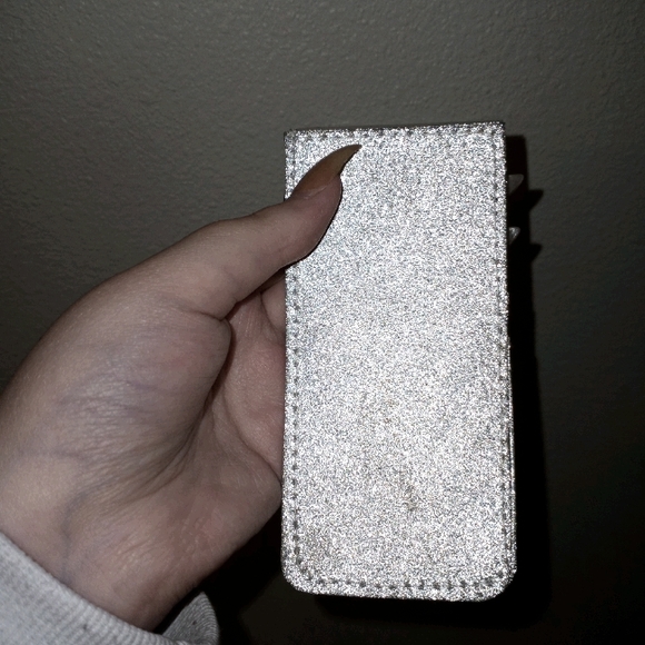 scissors and tweezers with silver packaging - Picture 2 of 2